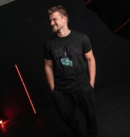 Hook Grip - Organic Shirt am Model
